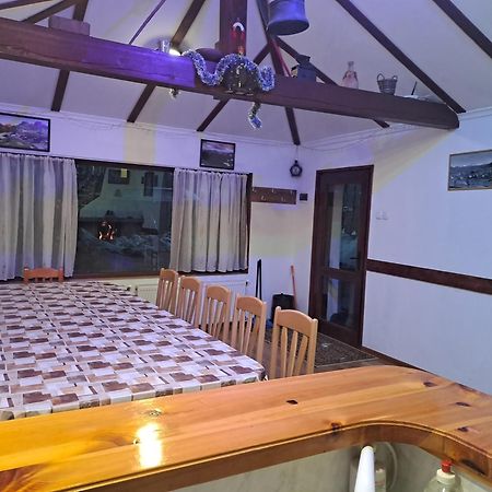 Guest House Lorian Madzhare Luaran gambar