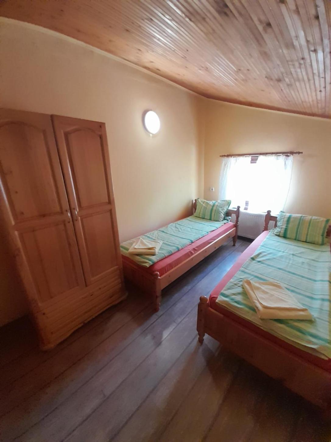 Guest House Lorian Madzhare Luaran gambar