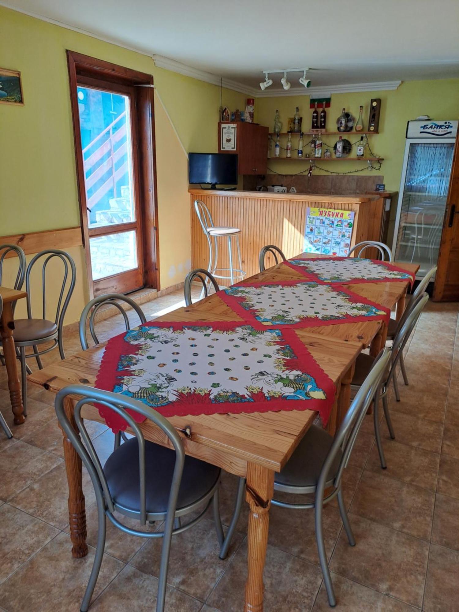 Guest House Lorian Madzhare Luaran gambar