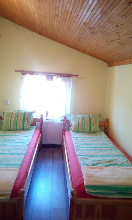 Guest House Lorian Madzhare Luaran gambar