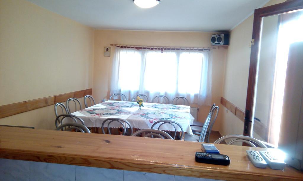 Guest House Lorian Madzhare Luaran gambar