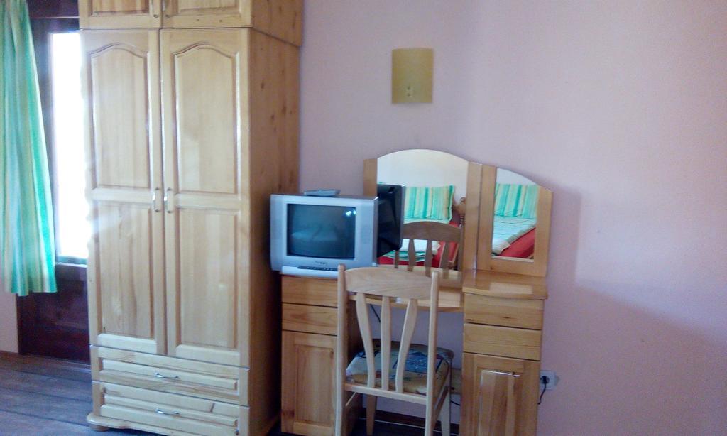 Guest House Lorian Madzhare Luaran gambar