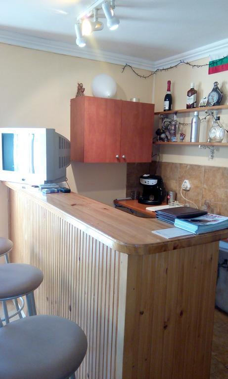 Guest House Lorian Madzhare Luaran gambar